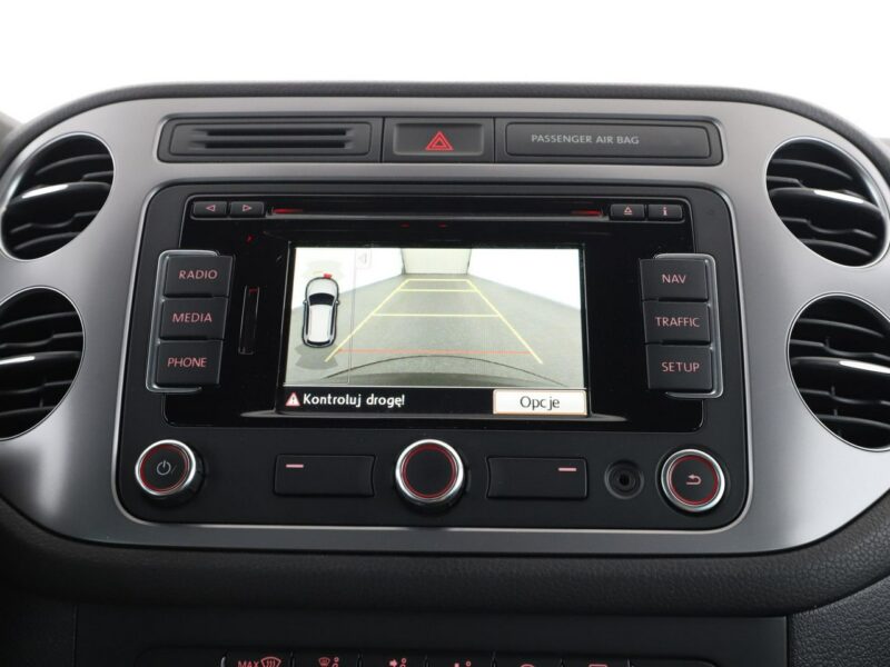Volkswagen Tiguan BI-Xenon klima auto grzane fotele hak navi bluetooth I (2007-2016)