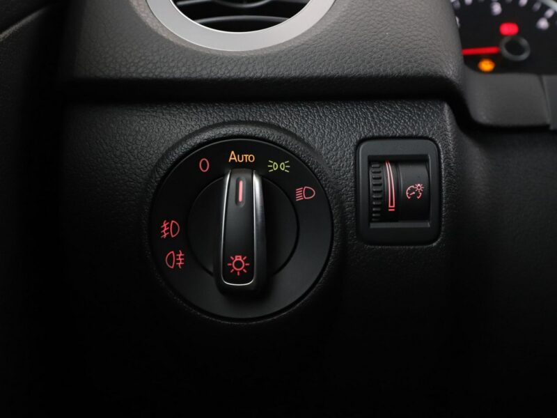 Volkswagen Tiguan BI-Xenon klima auto grzane fotele hak navi bluetooth I (2007-2016)