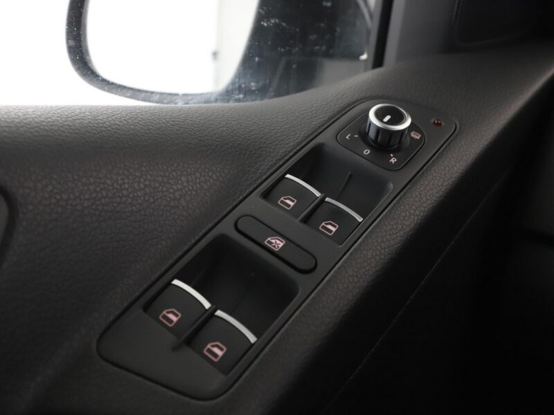 Volkswagen Tiguan BI-Xenon klima auto grzane fotele hak navi bluetooth I (2007-2016)