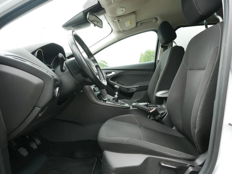 Ford Focus 1.0 E-Boost 125KM Eu6 Kombi -2xKlima -Navi -Nowy rozrząd -Pakiet zima Mk3 (2010-2018)