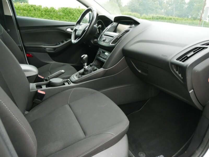 Ford Focus 1.0 E-Boost 125KM Eu6 Kombi -2xKlima -Navi -Nowy rozrząd -Pakiet zima Mk3 (2010-2018)