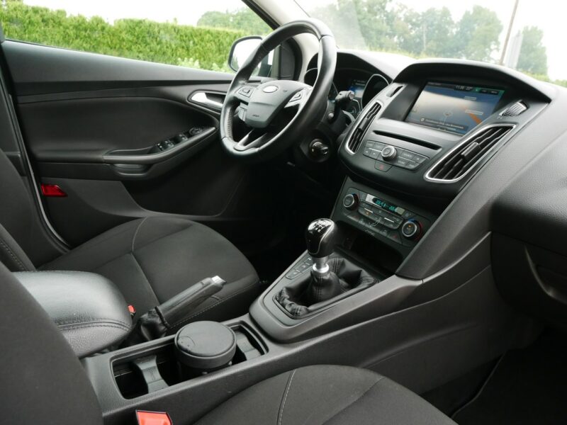 Ford Focus 1.0 E-Boost 125KM Eu6 Kombi -2xKlima -Navi -Nowy rozrząd -Pakiet zima Mk3 (2010-2018)