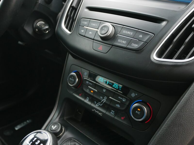 Ford Focus 1.0 E-Boost 125KM Eu6 Kombi -2xKlima -Navi -Nowy rozrząd -Pakiet zima Mk3 (2010-2018)
