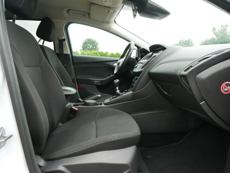 Ford Focus 1.0 E-Boost 125KM Eu6 Kombi -2xKlima -Navi -Nowy rozrząd -Pakiet zima Mk3 (2010-2018)