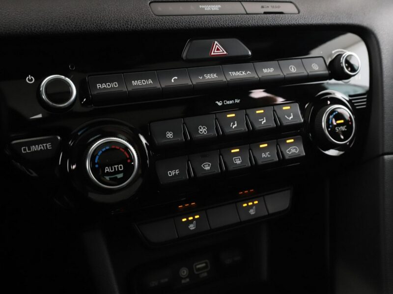 Kia Sportage 4x4 automata bi-xenon skóra panorama navi kamery klima auto IV (2016-2021)