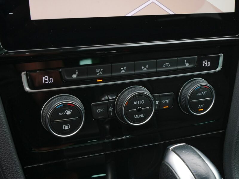 Volkswagen Golf 2.0 TSI 300KM R Kombi Automat DSG -4Motion 4x4 +Koła zimowe -Zobacz VIII (2020-)