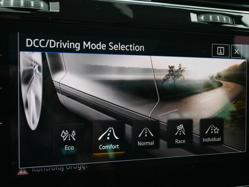 Volkswagen Golf 2.0 TSI 300KM R Kombi Automat DSG -4Motion 4x4 +Koła zimowe -Zobacz VIII (2020-)