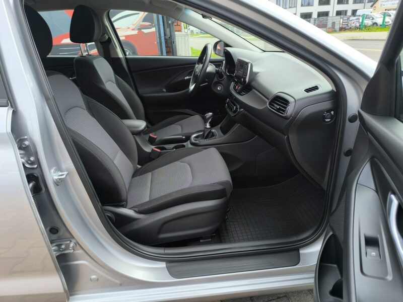 Hyundai i30 1.5DPi 16V 110KM Klimatyzacja Czujniki Parkowania Salon Polska III (2017-)