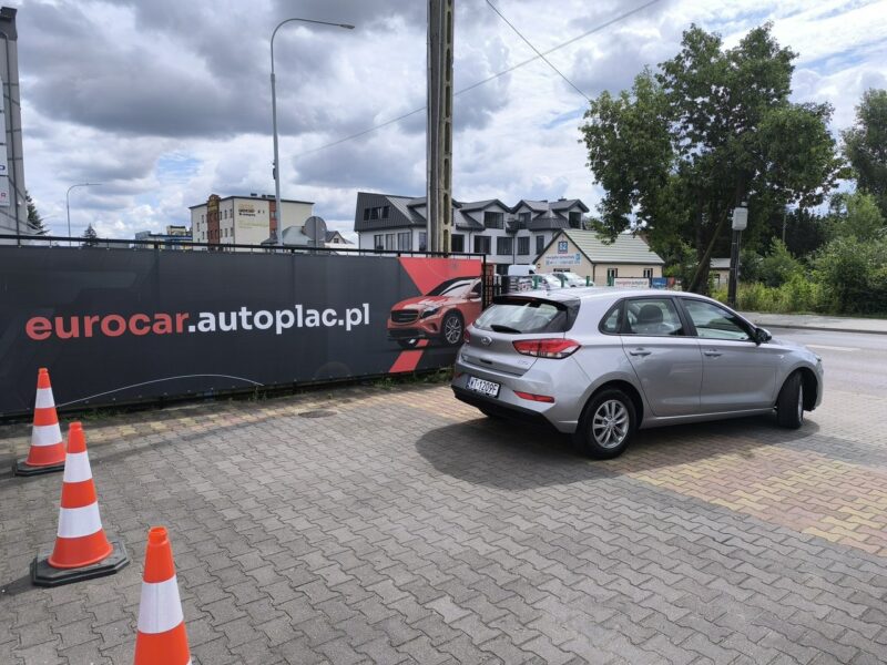 Hyundai i30 1.5DPi 16V 110KM Klimatyzacja Czujniki Parkowania Salon Polska III (2017-)