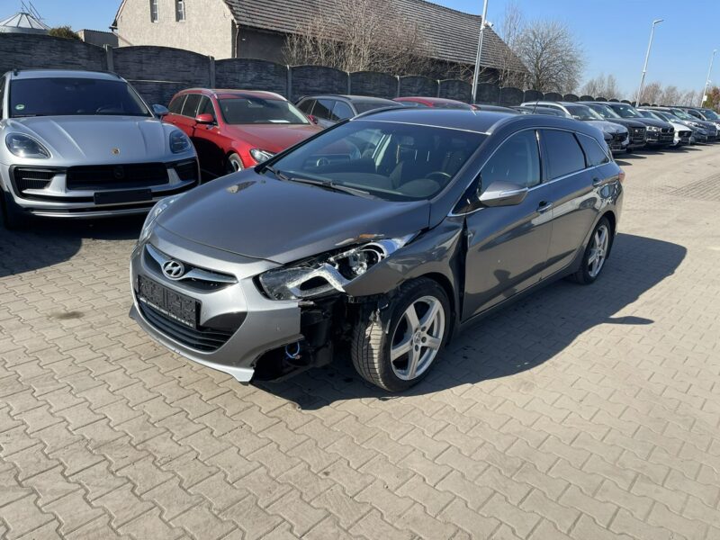 Hyundai i40 Comfort Klimatronik Podgrzewanie Czujniki