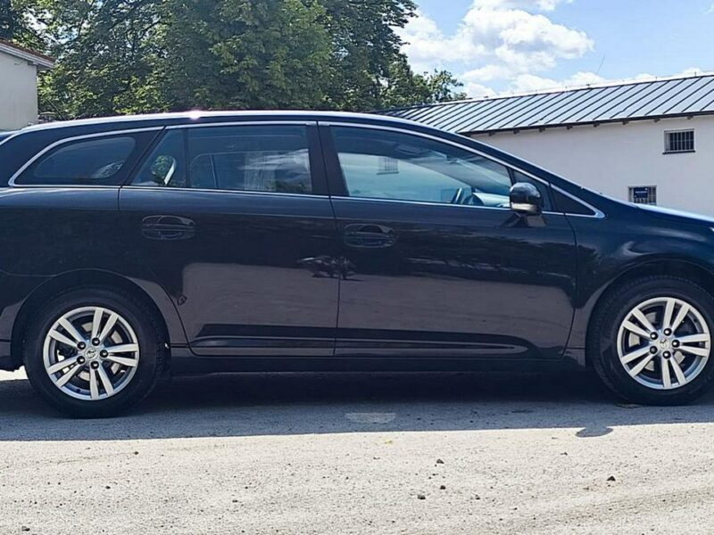 Toyota Avensis 1.8i Climatronic Gwarancja III (2009-)