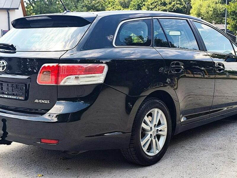 Toyota Avensis 1.8i Climatronic Gwarancja III (2009-)