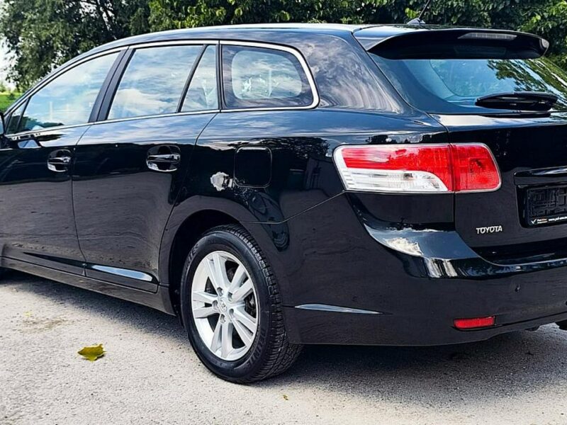 Toyota Avensis 1.8i Climatronic Gwarancja III (2009-)