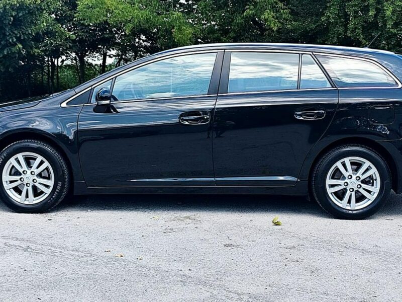 Toyota Avensis 1.8i Climatronic Gwarancja III (2009-)