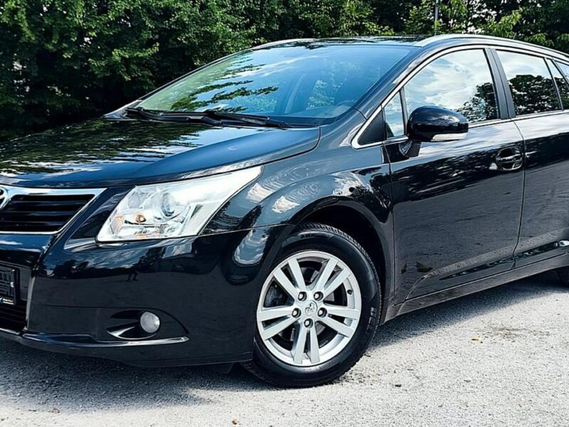 Toyota Avensis 1.8i Climatronic Gwarancja III (2009-)