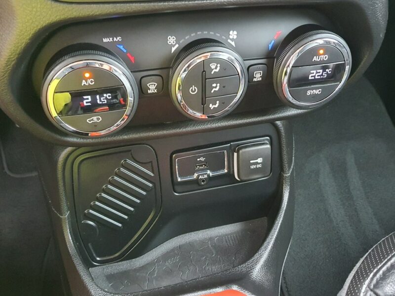Jeep Renegade 1.4T 140KM # LIMITED # Navi # Skóra # KeyLess # Super Stan !!! I (2014-)