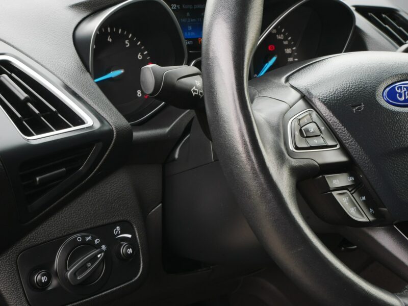 Ford Kuga 1.5 E-Boost 176KM Eu6 Automat 4x4 AWD +HAK +Pakiet zima -Navi -Zobacz II (2012-)
