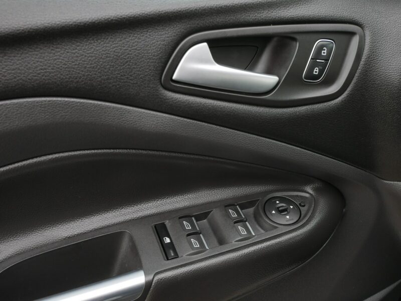 Ford Kuga 1.5 E-Boost 176KM Eu6 Automat 4x4 AWD +HAK +Pakiet zima -Navi -Zobacz II (2012-)