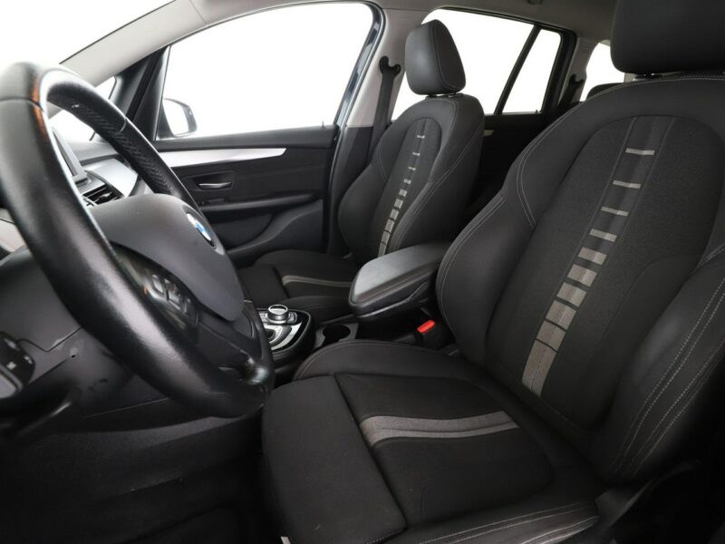 BMW 218 automat klima auto sportowe grzane fotele czujniki parkowania F22