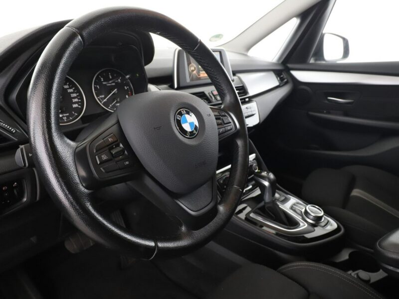 BMW 218 automat klima auto sportowe grzane fotele czujniki parkowania F22