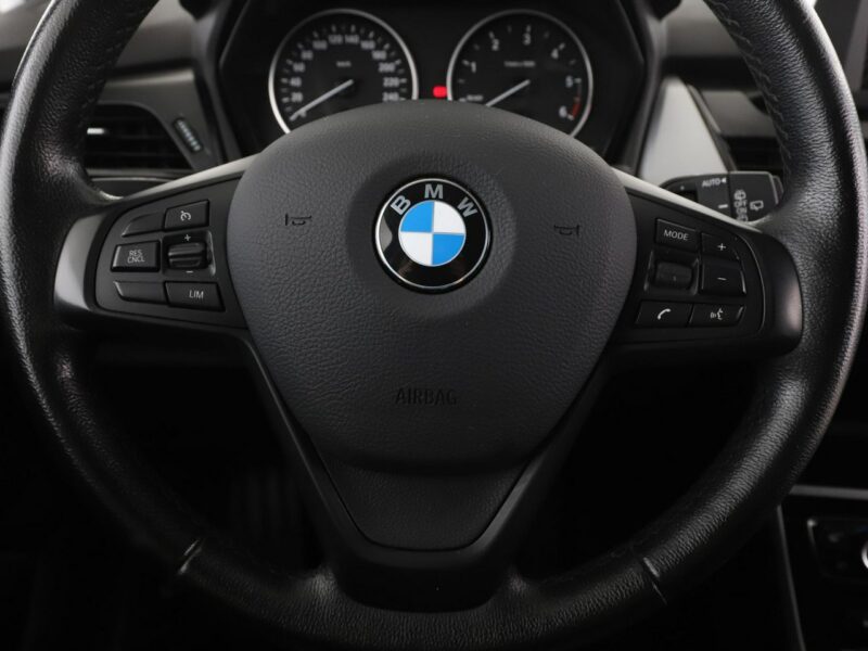 BMW 218 automat klima auto sportowe grzane fotele czujniki parkowania F22