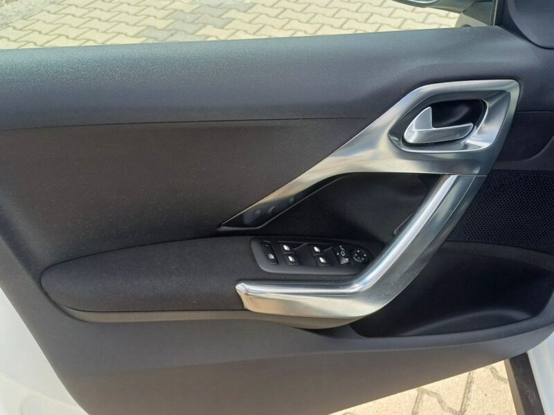 Peugeot 2008 1.2 110 KM Nawigacja Automat Przebieg: 57.200 km I (2013-2019)