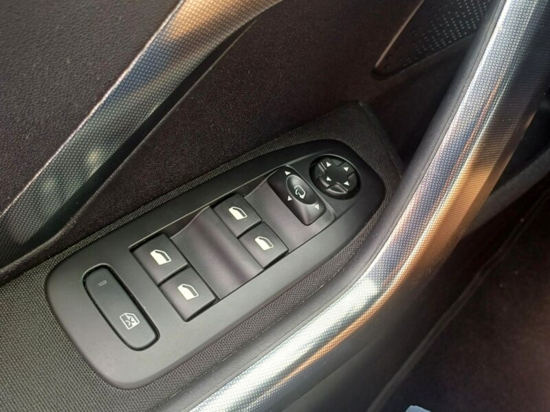 Peugeot 2008 1.2 110 KM Nawigacja Automat Przebieg: 57.200 km I (2013-2019)