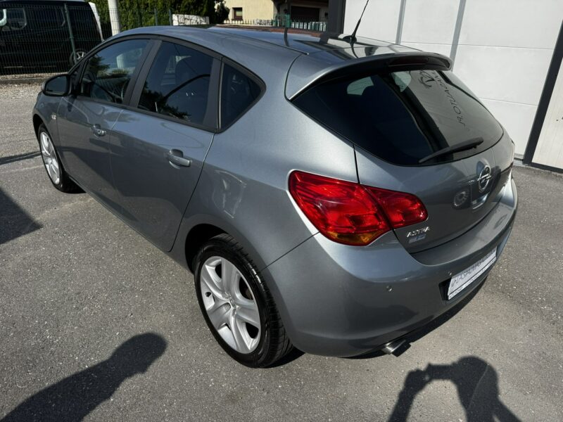 Opel Astra Raty/Zamiana Gwarancja benzyna niski przebieg zadbana bardzo ładna J (2009-2019)