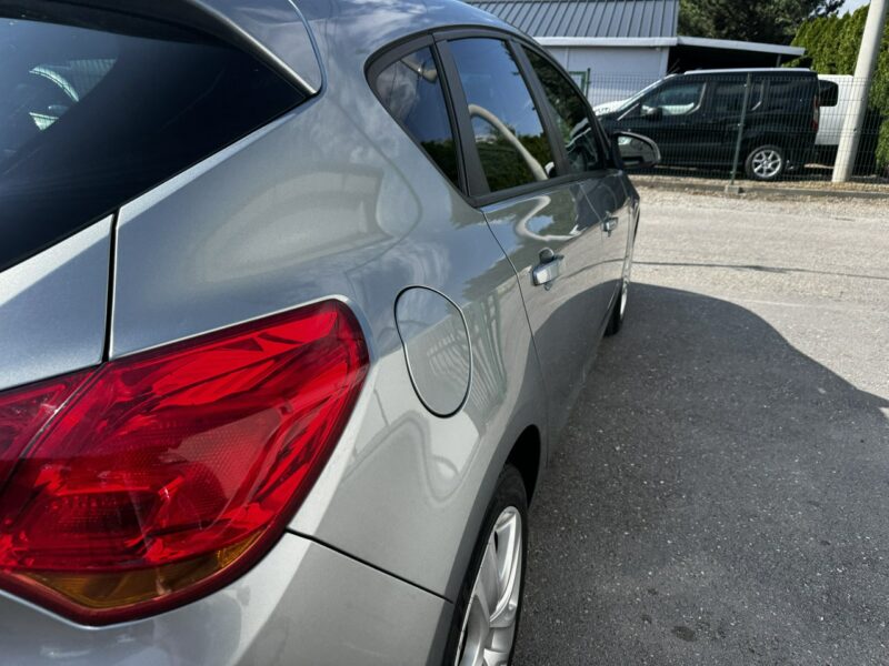 Opel Astra Raty/Zamiana Gwarancja benzyna niski przebieg zadbana bardzo ładna J (2009-2019)