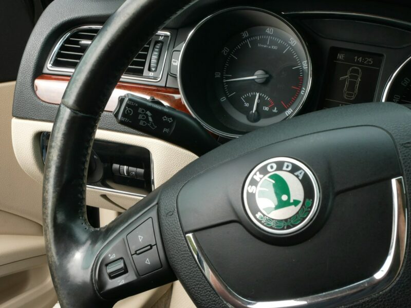 Škoda Superb 1.8TSI 160KM Elegance Liftback -Skóra -Elektr. fot -Szyber -Navi -Hak II (2008-2015)