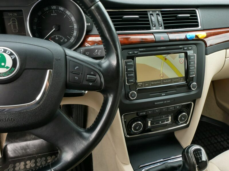Škoda Superb 1.8TSI 160KM Elegance Liftback -Skóra -Elektr. fot -Szyber -Navi -Hak II (2008-2015)