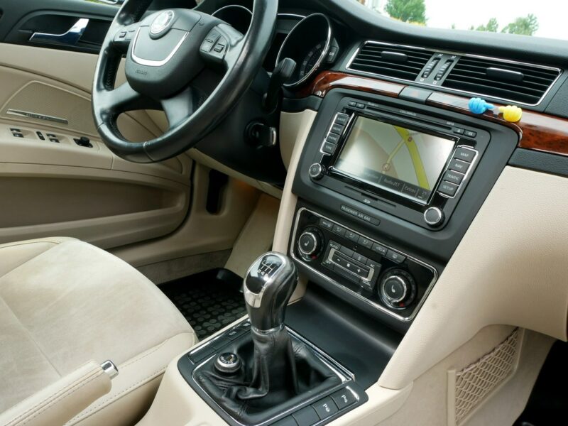 Škoda Superb 1.8TSI 160KM Elegance Liftback -Skóra -Elektr. fot -Szyber -Navi -Hak II (2008-2015)