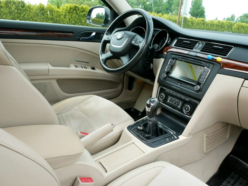 Škoda Superb 1.8TSI 160KM Elegance Liftback -Skóra -Elektr. fot -Szyber -Navi -Hak II (2008-2015)