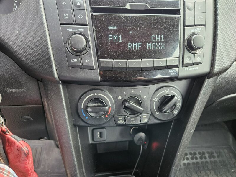 Suzuki Swift 4 x 4 / Klimatyzacja / Podgrzewane fotele / Czujniki parkowania V (2010-)