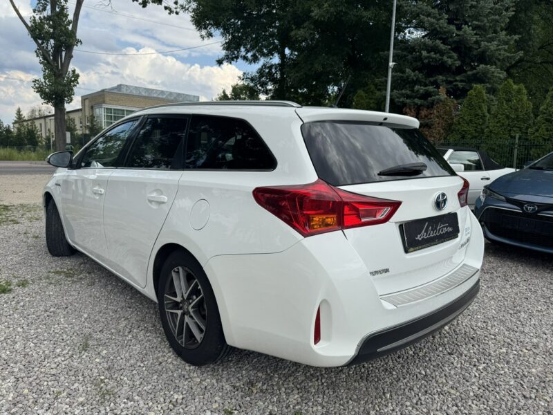 Toyota Auris 1.8 HSD 136KM Kamera Serwis Bardzo ładny! II (2012-)