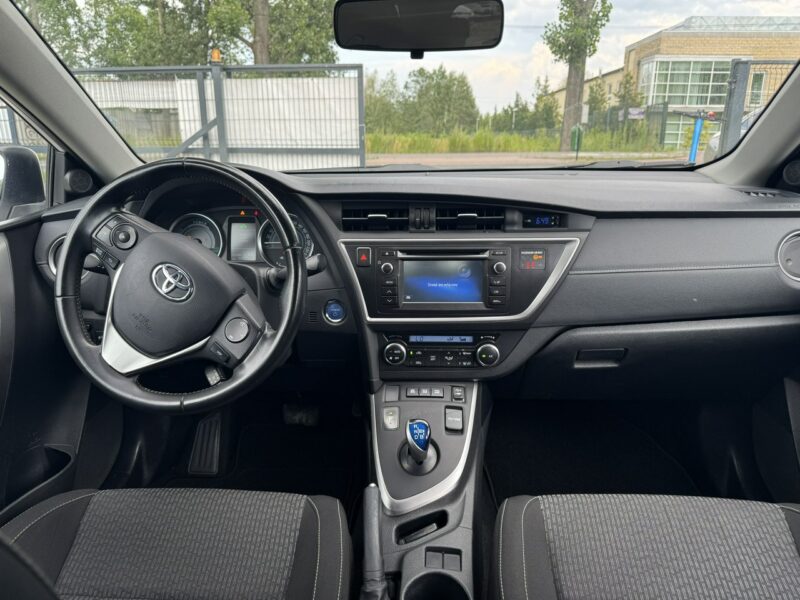 Toyota Auris 1.8 HSD 136KM Kamera Serwis Bardzo ładny! II (2012-)