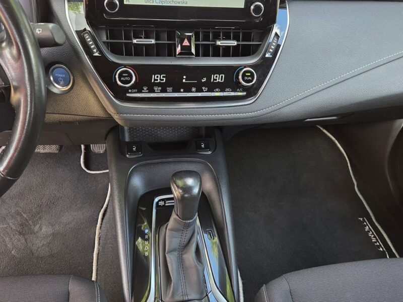 Toyota Corolla 1.8 HSD Ast. Pasa Distronic kamera Navi Grzane fotele Serwis E21 (2019-)