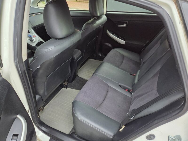 Toyota Prius 1.8 HSD 136KM Lift Kamera Hand free Skóra Ładny Stan IV (2009-)