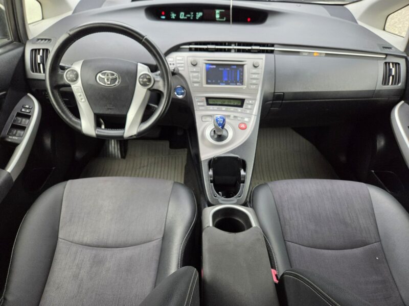 Toyota Prius 1.8 HSD 136KM Lift Kamera Hand free Skóra Ładny Stan IV (2009-)
