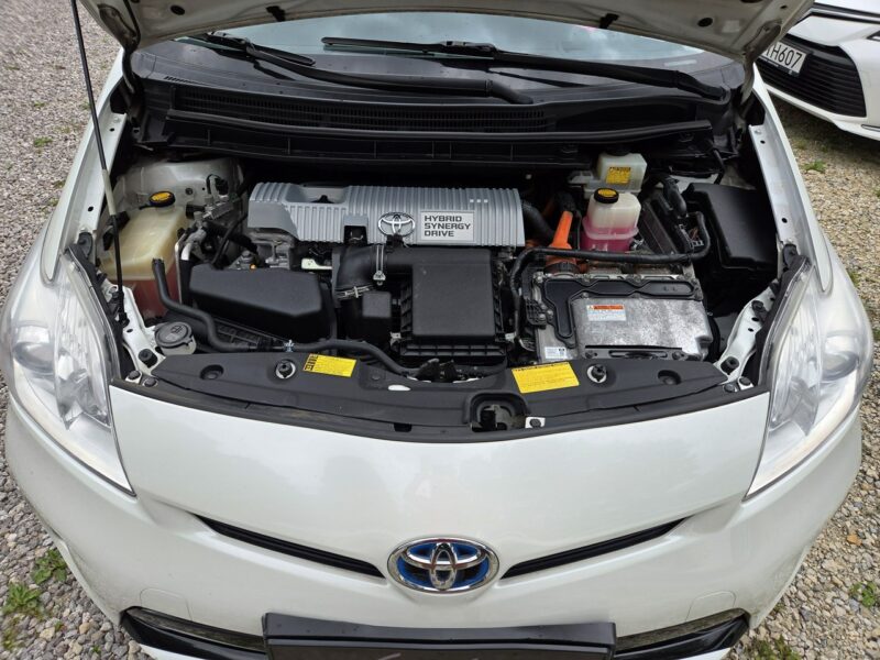Toyota Prius 1.8 HSD 136KM Lift Kamera Hand free Skóra Ładny Stan IV (2009-)