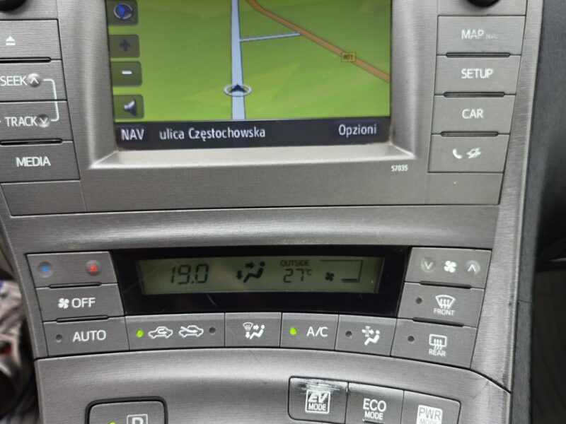 Toyota Prius 1.8 HSD 136KM Lift Kamera Hand free Skóra Ładny Stan IV (2009-)