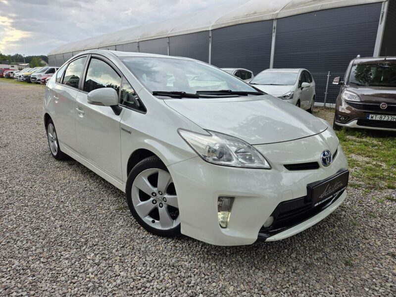 Toyota Prius 1.8 HSD 136KM Lift Kamera Hand free Skóra Ładny Stan IV (2009-)