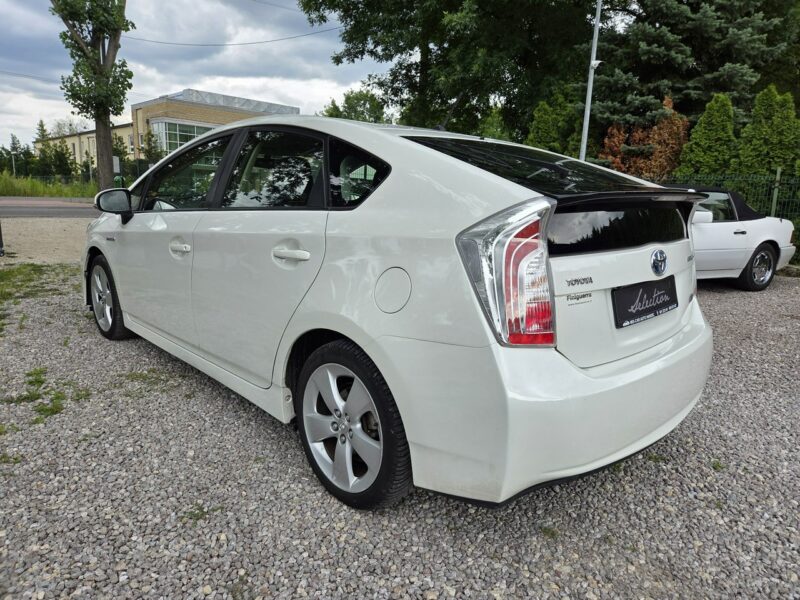 Toyota Prius 1.8 HSD 136KM Lift Kamera Hand free Skóra Ładny Stan IV (2009-)
