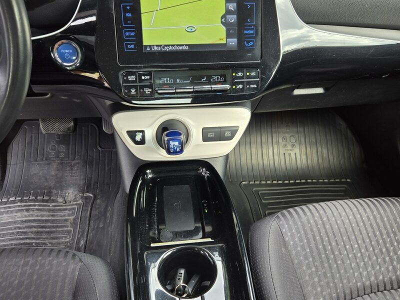 Toyota Prius 1.8 HSD 136KM Ledy Kamera Ast. Pasa Distronic Super Stan Serwis! V (2015-)