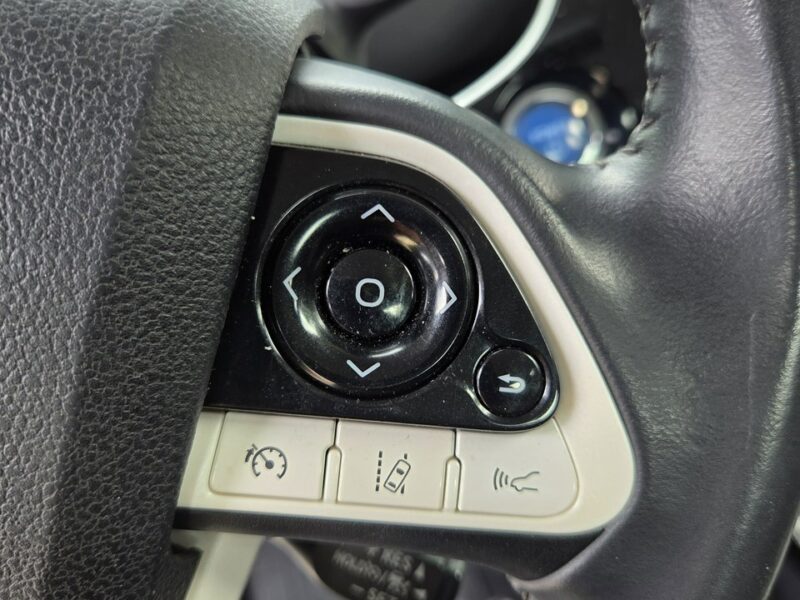 Toyota Prius 1.8 HSD 136KM Ledy Kamera Ast. Pasa Distronic Super Stan Serwis! V (2015-)
