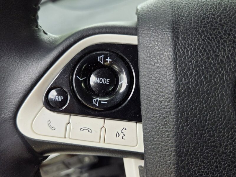 Toyota Prius 1.8 HSD 136KM Ledy Kamera Ast. Pasa Distronic Super Stan Serwis! V (2015-)