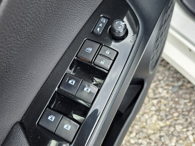 Toyota Prius 1.8 HSD 136KM Ledy Kamera Ast. Pasa Distronic Super Stan Serwis! V (2015-)
