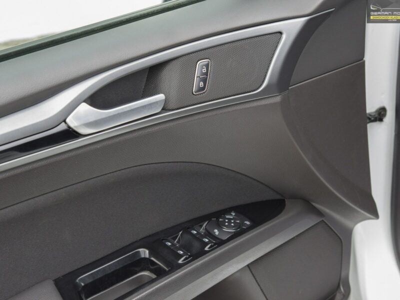 Ford Mondeo ST Line / Ledy / Tablet Tesla Line / Bezwypadkowy / Gwarancja na Rok Mk5 (2014-)