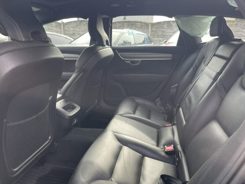 Volvo V90 D4 Momentum Virtual Panorama Podgrzewanie