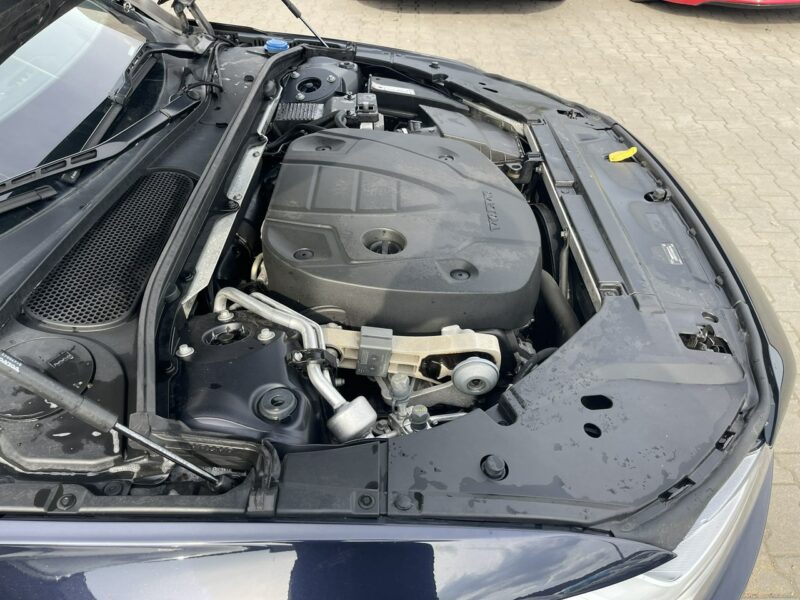 Volvo V90 D4 Momentum Virtual Panorama Podgrzewanie